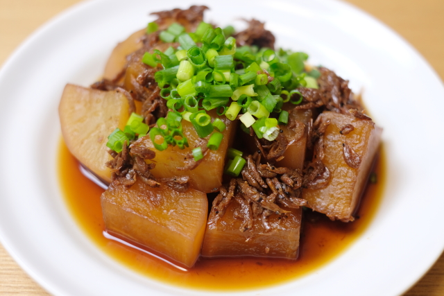 岡山県の郷土料理「アキアミと大根の煮付け」
